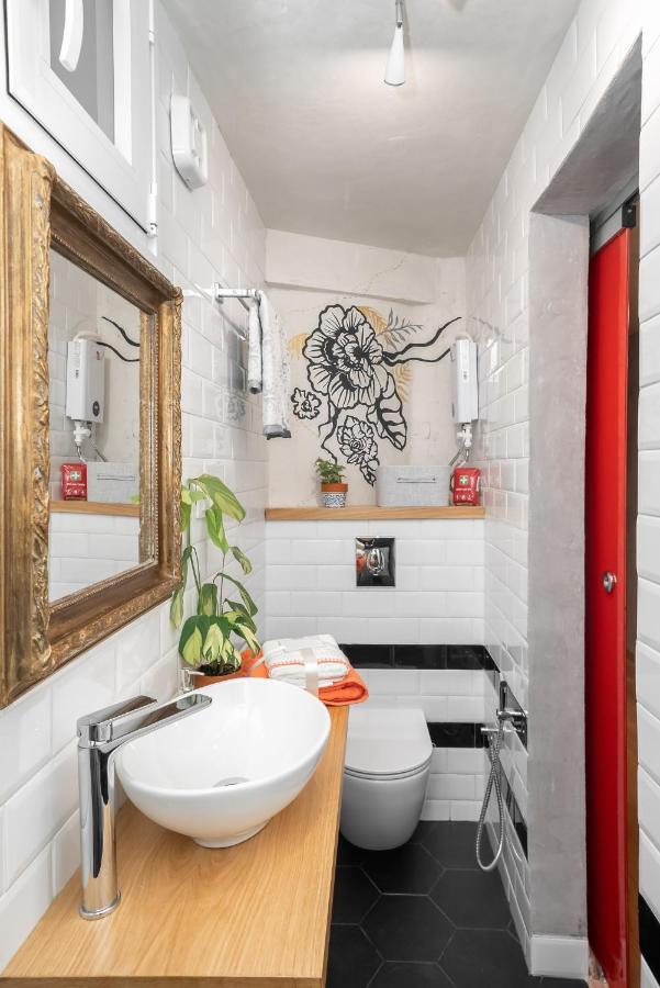 Cozy Tiny Apartment In The Heart Of Plaka เอเธนส์ ภายนอก รูปภาพ