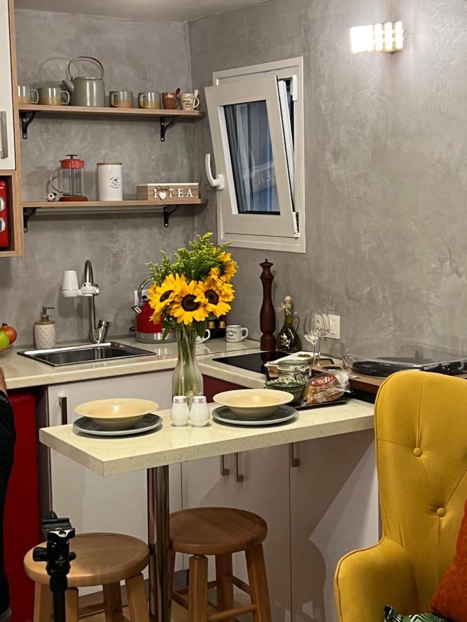 Cozy Tiny Apartment In The Heart Of Plaka เอเธนส์ ภายนอก รูปภาพ